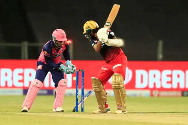 आईपीएल 2022 : राजस्थान ने बेंगलुरु को 29 रनों से रौंदा, 115 पर ऑलआउट हुई आरसीबी